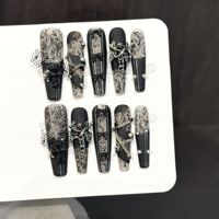 Faux ongles à presser pour femmes, noir mat et gris, longs, forme cercueil, avec dentelle, épée métallique et breloque en cristal, pour style Dark Grunge Luxe