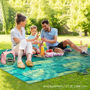 Manta de Playa WOQI 107x77cm, Impermeable, Resistente a la Arena, Rectangular, de PVC, para Picnic Familiar, Camping y Uso en la Playa - Product Image 5