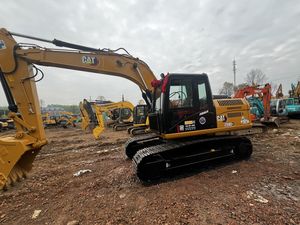 Vente flash : Excavatrice Caterpillar 315 d'occasion, robuste et durable, moteur à chenilles, modèle 2020, 15 tonnes, godet de 0,61 m, puissance de 91 kW, bon état - Product Image 2