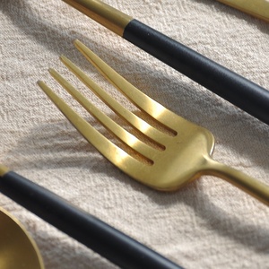 <span class=keywords><strong>Portugal</strong></span> <span class=keywords><strong>de</strong></span> metal Oro Negro mango largo cubiertos vajilla tenedor cuchara cuchillo para hotel <span class=keywords><strong>de</strong></span> las Partes - Product Image 6