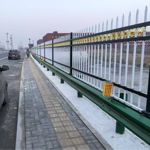 Luz de Advertencia Solar LED para Carreteras, Luz Intermitente de Seguridad Vial para Construcción, Montaje en Poste, IP65, Plástico, Rojo y Amarillo - Product Image 3