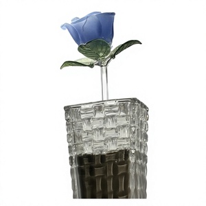 Jarrón de Vidrio Hecho a Mano con Rosa Azul, Diseño Moderno para Decoración de Sala de Estar, Regalo de San Valentín - Product Image 1