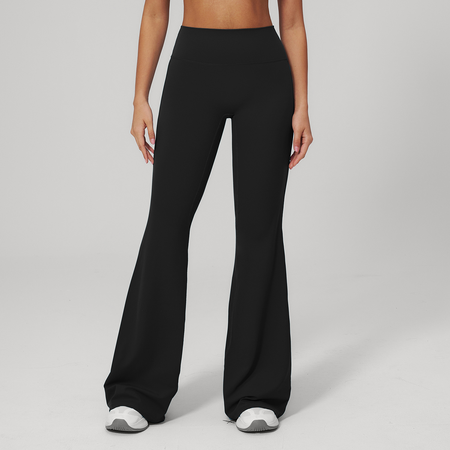 pantalones acampanados negros