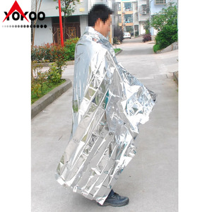 Couverture d'urgence YOKOO 130x210cm, réfléchissante en PET, pour la survie en extérieur, imperméable et isolante thermiquement - Product Image 1