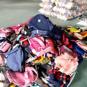 Zaini Scolastici Usati in Balle di Alta Qualità dalla Fabbrica Cinese - Product Image 6