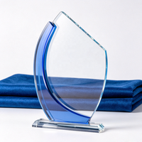 Trophée en cristal bleu incurvé personnalisé gravé au laser, souvenir de récompense pour réunion annuelle, cadeau, prix en verre, plaque de récompense en cristal