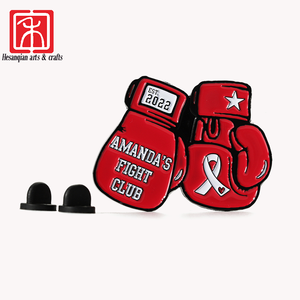 Logotipo de metal personalizado del fabricante Aleación de zinc Ah esmalte suave <span class=keywords><strong>Fight</strong></span> <span class=keywords><strong>Club</strong></span> Red Guantes de boxeo PIN para ropa - Product Image 1