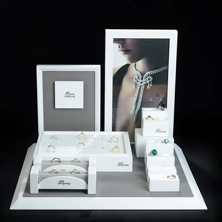 Vitrine de couro PU personalizada para joias de alta qualidade com pingente de anel, pulseira e colar conjunto de busto