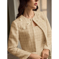 Fabricant OEM ODM sur mesure, ensemble deux pièces en tweed kaki pour femmes, veste courte, robe mi-longue plissée sans manches, hiver, marque privée