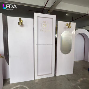 Nuevo Diseño LEDA, Soporte de Fondo Luminoso Acrílico Blanco Extraíble para Decoración de Entrada de Eventos y Fiestas de Boda - Product Image 2