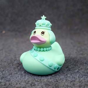 Juguete Promocional Personalizado al por Mayor, Patito de Goma de PVC con Diseño de Patrón, Juguetes de Baño con Diseños Personalizados - Product Image 1