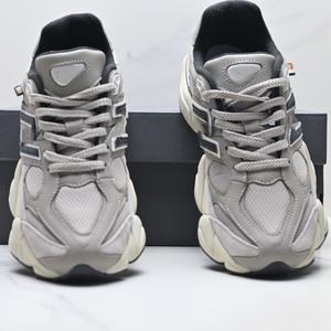 Zapatillas deportivas de malla de marca famosa, diseño clásico personalizado, con puntera cerrada, de alta calidad, transpirables, de lujo, informales. - Product Image 4