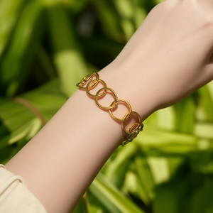 สร้อยข้อมือแฟชั่นแบบโซ่ 316L สแตนเลสสตีล ชุบทอง PVD ทนทาน ยั่งยืน - Product Image 3