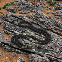 Collier pour homme Bohème en pierre de lave perlée avec pendentif flèche géométrique en obsidienne, pyrite naturelle et bijoux de méditation et de guérison
