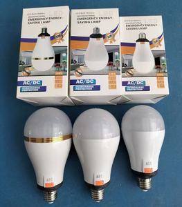 内置电池的智能E27可充电应急智能球泡灯发光二极管应急球泡灯 - Product Image 2