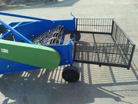 Machine à récolter les pommes de terre à deux rangs, tractée par un tracteur agricole, avec prise de force, avec certification CE