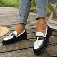 Mocassins à talon bas à pampilles pour femmes, bicolores noir et blanc, style preppy, vintage, décontracté, pour le bureau ou le campus
