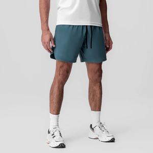 Pantalones cortos de gimnasio con logotipo personalizado, cintura para correr, poliéster, deportes activos para hombre, entrenamiento, gimnasio, pantalones cortos atléticos para hombres con bolsillos - Product Image 3