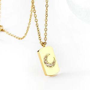 Collier élégant étanche en acier inoxydable plaqué or 18 carats avec pendentif lune en zircon, personnalisable avec logo gravé, pour femme - Product Image 1