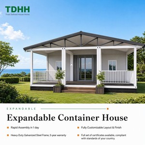 Casa Prefabricada Blanca TDHH de 20 Pies con Techo a Dos Aguas, Terraza de Madera, Villa Contenedor para Complejos Costeros y Alquileres Vacacionales - Product Image 2