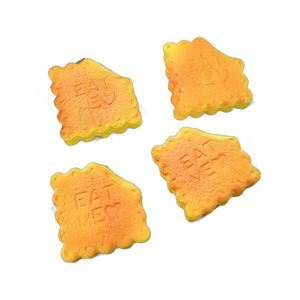 ของเล่นบีบคลายเครียดเนื้อนุ่มพิเศษ PU รูปบิสกิตเนย บีบแล้วคืนตัวช้า ของขวัญสำหรับเด็กและผู้ใหญ่ อายุ 5 ถึง 7 ปี - Product Image 3