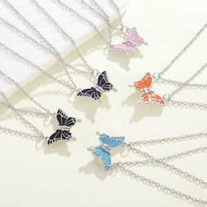 Nuova amicizia collana magnetica farfalla colorata per i migliori amici, catena maglione autunno inverno per BFFs - Product Image 3