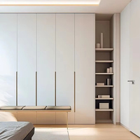 Armoire de chambre sur mesure avec compartiments modulaires, portes battantes solides, étagères ouvertes, coiffeuse et rangements