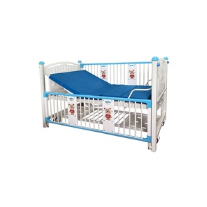 Cama de Hospital Pediátrica Portátil de Metal Ajustable con Asistencia de Gas, con Barandillas Desmontables e Infusión para Centros Diurnos - Product Image 2