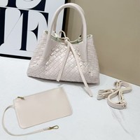 Sac fourre-tout vintage en cuir tressé à la main, style européen et américain, nouvelle collection 2026, haute qualité, grande capacité, fermeture à cordon, idéal pour l'été