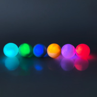 Balles de golf LED multicolores en gros, lumineuses dans le noir, logo personnalisé, balles de golf LED en Surlyn