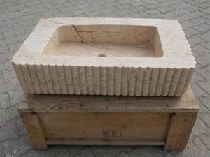 Lavabo de Mármol Beige Artesanal y Duradero con Exterior Acanalado, Encimera de Piedra Natural, Lavabo Personalizado para Baño - Product Image 3