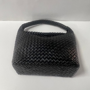 กระเป๋าถือผู้หญิงสไตล์เรโทรแบบสานจากโรงงาน หนังวัวแท้ สะพายไหล่ แฟชั่น พกพาสะดวก - Product Image 4