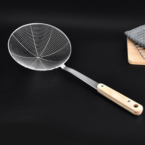 Stainless Steel Wooden Handle Strainer Spoon For Noodles Dumplings Frying Hot Pot Kitchen Utensil - Product Image 2