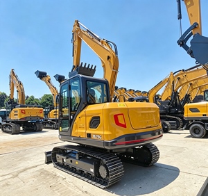 Excavadora de cadenas XE75G amarilla, máquina compacta para movimiento de tierras con motor, bomba y caja de cambios de alta eficiencia, 1 año de garantía - Product Image 2