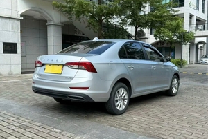 <span class=keywords><strong>Skoda</strong></span> Rapid <span class=keywords><strong>2020</strong></span> 1.5L Manuale Versione Standard - Berlina Compatta 4 Porte 5 Posti, Efficiente nei Consumi per Uso Familiare, Disponibile all'Ingrosso - Product Image 4
