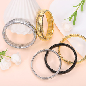 Bracelet minimaliste unisexe élastique et ajustable |   Acier inoxydable plaqué or 18 carats PVD multi-tailles, étanche, hypoallergénique et durable - Product Image 1