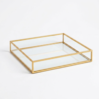 Plateau en verre avec bordure en laiton, plateau de service rectangulaire décoratif pour table basse, décoration et présentation de la maison