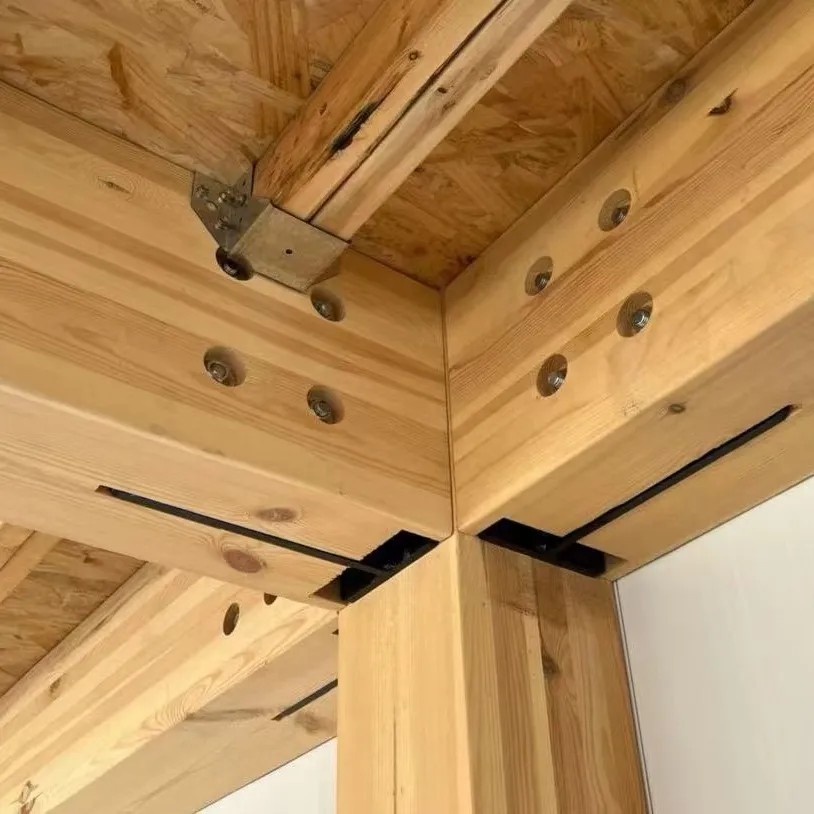 Viga cuadrada de madera para construcción