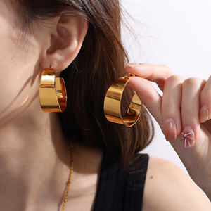 Pendientes de Aro en Forma de U, Chapados en Oro, de Acero Inoxidable, Diseño Geométrico, Joyería de Moda para Mujer - Product Image 4