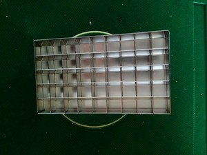 Plateau évaporateur pour machine à glaçons 25x25x25mm en vente - Product Image 6