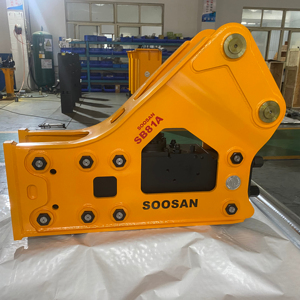 SOOSAN SB81A SIDE TYPE BREAKER MAIN BODY PRODUCT DIRECT FACTORY SUPPLY ONE YEAR WARRANTY STANDARD FEATURES INCLUSIVE - Product Image 1