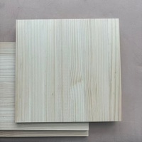 En gros, planche de pin de qualité claire, résistante à l'humidité, en joint de doigts, épaisseur personnalisée, matériau brut pour meubles