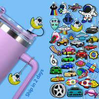 Superventas Popular PVC silicona vehículo espacial coche taza encantos astronauta cohete tapas de paja Toppers Set accesorios para bebidas gratis
