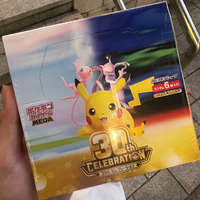 Boîte de cartes Pokémon à collectionner Anniversaire Thème 30e Anniversaire M6A – Packs de boosters scellés avec cartes de jeu aléatoires en feuille brillante