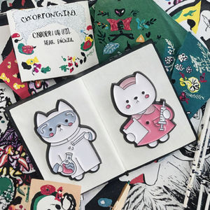 Broche en émail chat infirmière médicale, dessin animé, scientifique de laboratoire, chaton, badge de revers, bijoux en alliage de zinc, cadeau pour ami, médecin, vente en gros - Product Image 3
