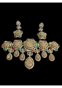 Pendientes Multicolor de Estilo Antiguo Premium con Detalles Elegantes y Diseño de Inspiración Vintage para Mujeres a la Vanguardia de la Moda - Product Image 3