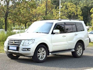 รถยนต์มือสองขายดี ปี 2017 มิตซูบิชิ ปาเจโร V97 3.8L รุ่นตะวันออกกลาง รถ SUV มือสอง พวงมาลัยซ้าย เกียร์ออโต้ 250 แรงม้า 7 ที่นั่ง ตำนานออฟโรด - Product Image 1
