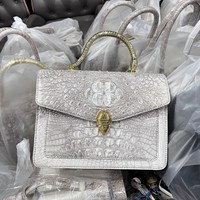 Sac à main en cuir de crocodile véritable personnalisé pour femmes avec logo privé 26x19x9 cm fermeture à bouton à deux poignées