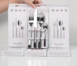 Set di Posate Occidentali in Quattro Pezzi dal Design Moderno, Coltello, Forchetta e Cucchiai in Acciaio Inossidabile per Casa e Ristorante - Product Image 1