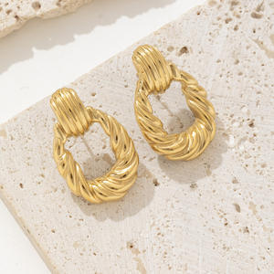 2025 nouveauté rétro à la mode populaire torsadé métal martelé géométrique or torsion boucles d'oreilles - Product Image 5